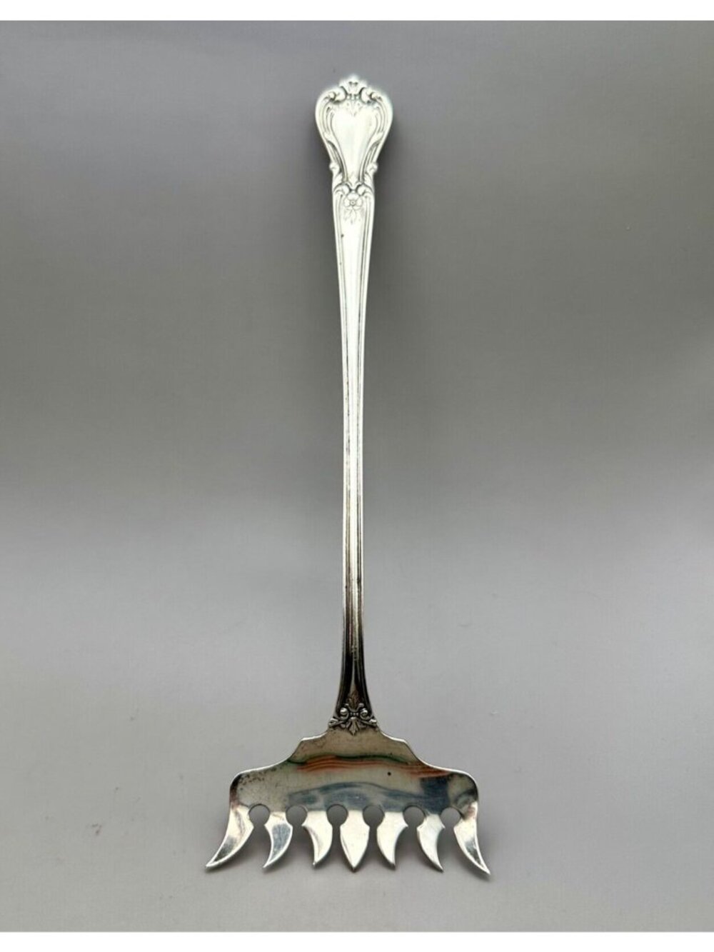 Sardine Fork Ancestry Pattern Weidlich Sterling Silver Bacon Rack Floral 1940s